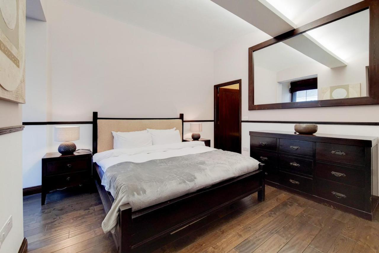 The Lyall Residences *