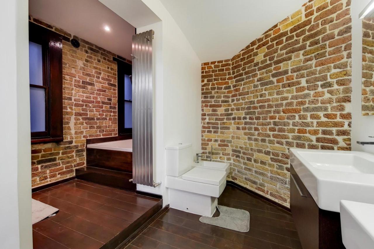 The Lyall Residences